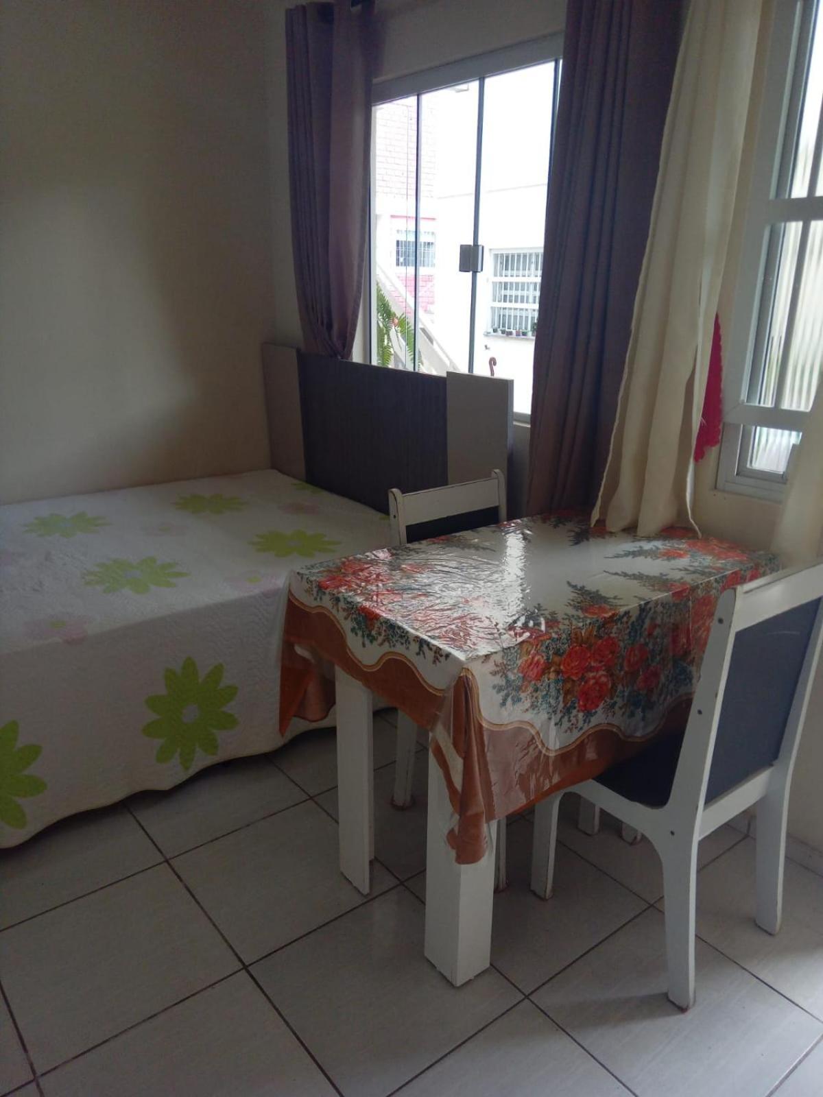 Apartamento Ingleses Kitnet 01